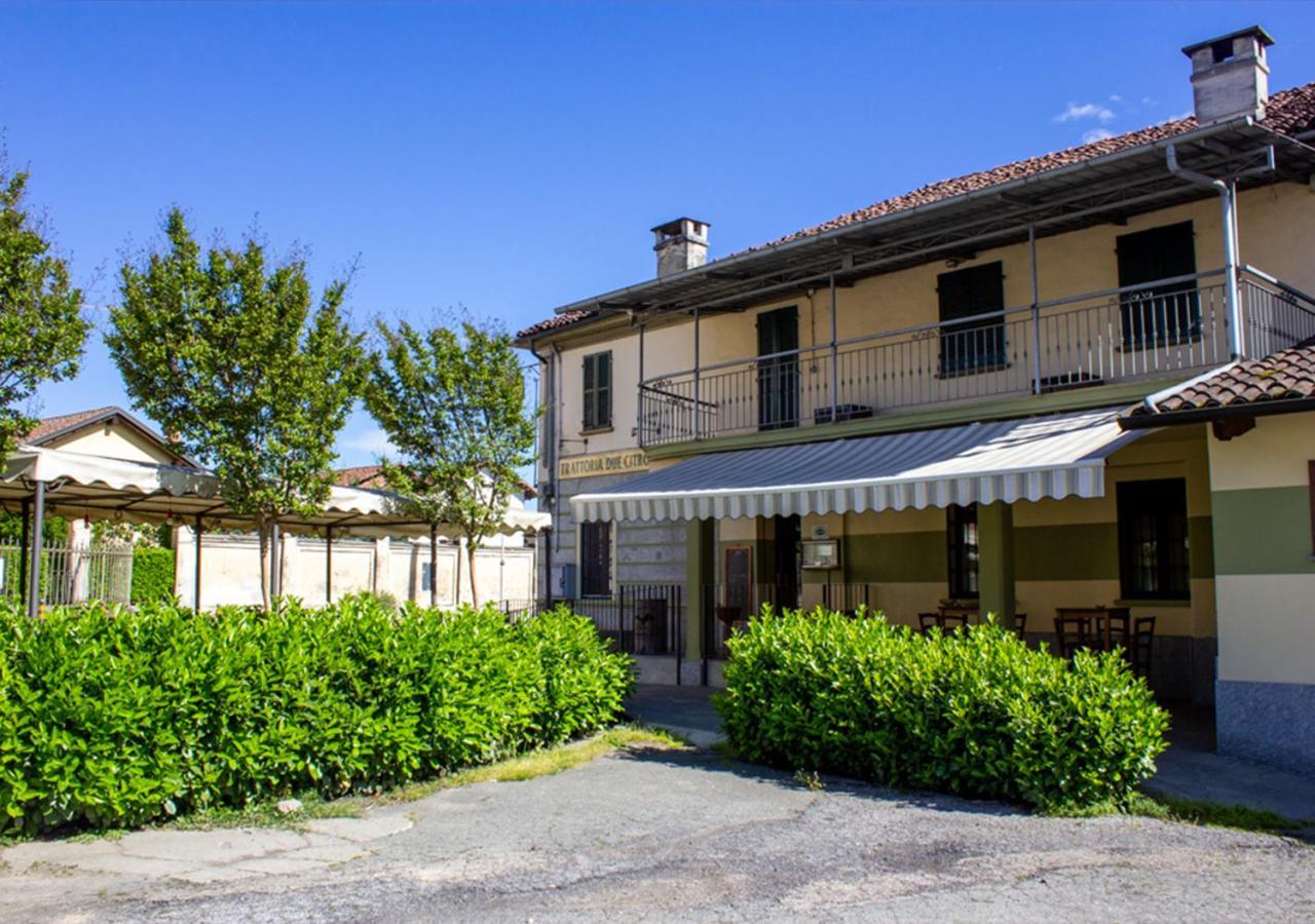 Отель Trattoria Due Citroni Casalgrasso Экстерьер фото