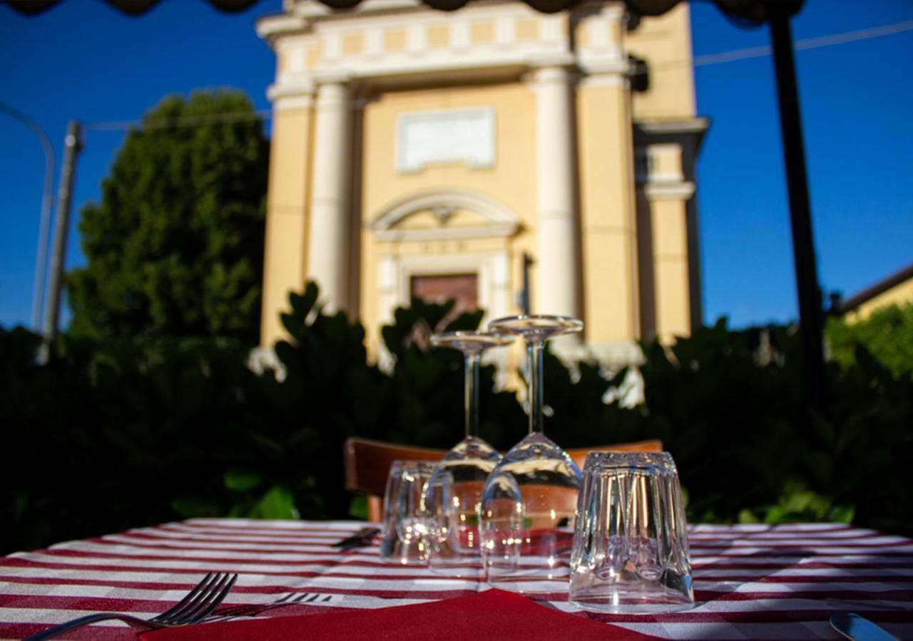 Отель Trattoria Due Citroni Casalgrasso Экстерьер фото