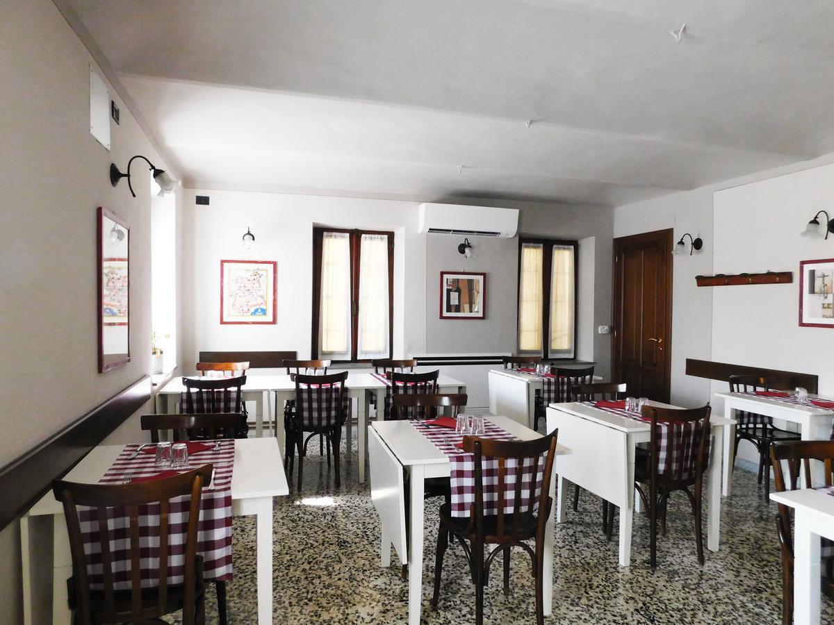 Отель Trattoria Due Citroni Casalgrasso Экстерьер фото